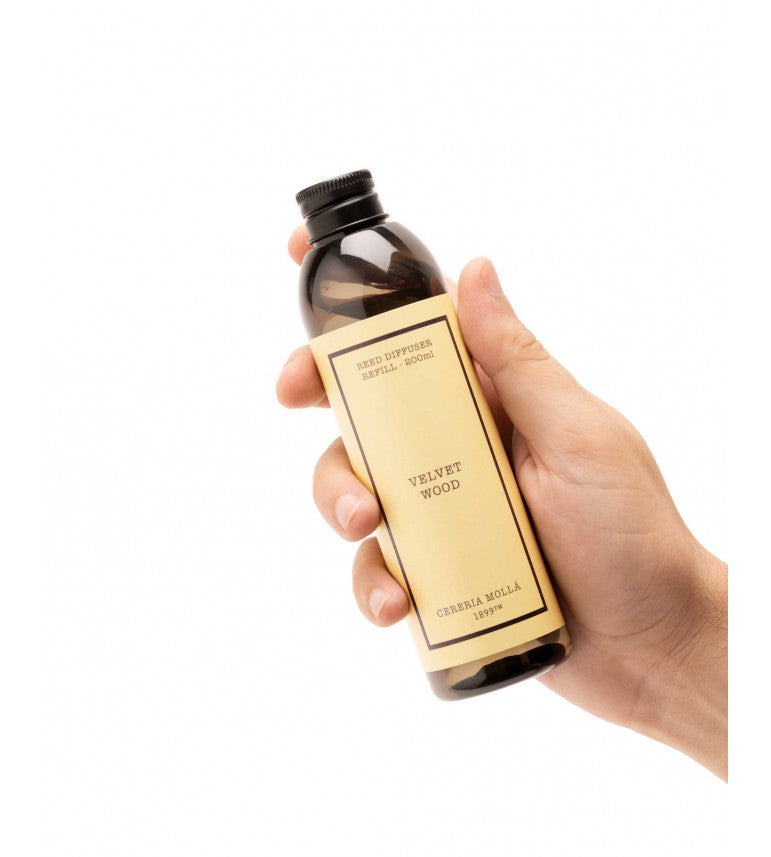CERERIA MOLLA namų kvapo papildymas „Velvet wood“ 200 ml.