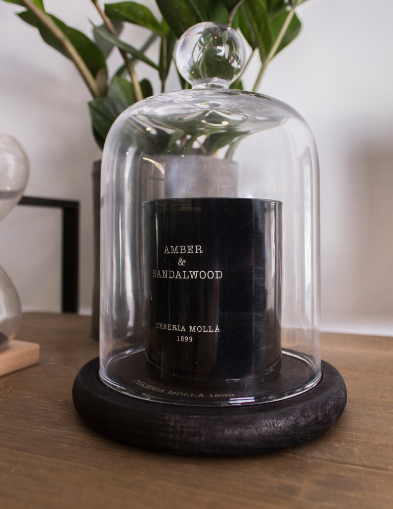 CERERIA MOLLA žvakė „Amber & Sandalwood“, 230 g.