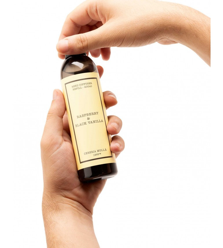 CERERIA MOLLA namų kvapo papildymas „Raspberry & Black Vanilla“ 200 ml.