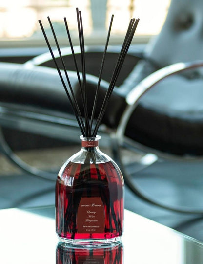 OFFICINA DELLE ESSENZE rinkinys „Uva Fragola“ ( namų kvapas su lazd. 250 ml. + puršk. 100 ml.)